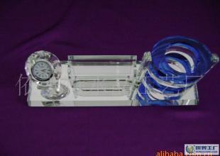 鐘表、筆筒與名片夾組合 優雅實用的辦公禮品優選