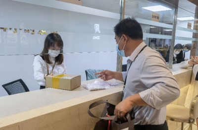 直擊羅湖恢復生產秩序首日 “工作讓我更有動力”